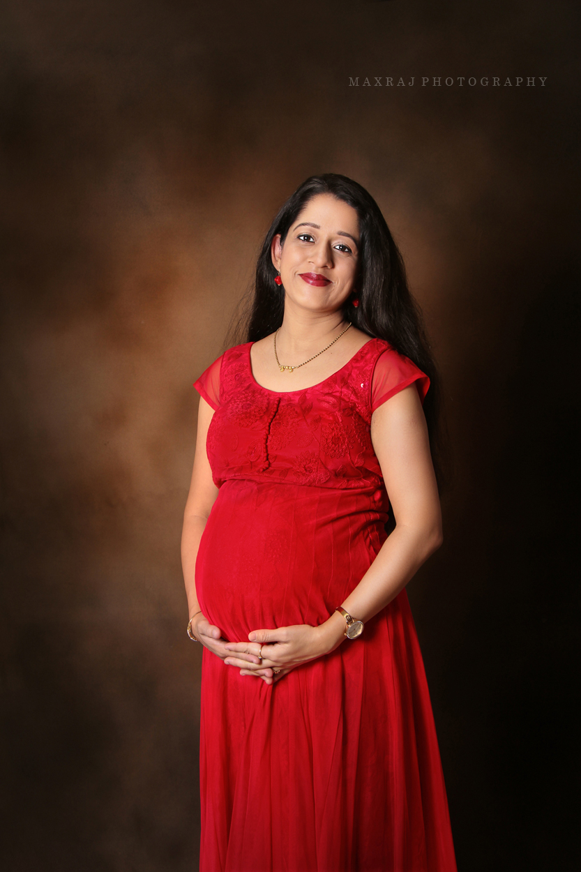 maternity photographer in pune