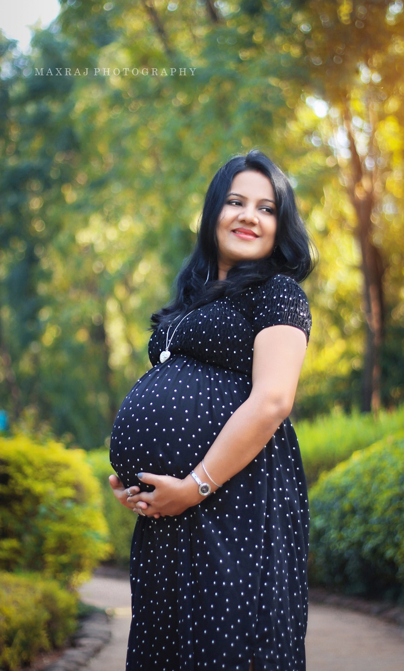maternity photographer in pune, pregnancy photoshoot in pune